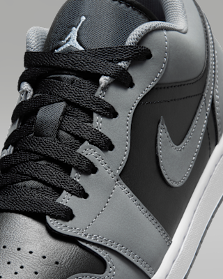 Air Jordan 1 Low Men's Shoes. Nike IL